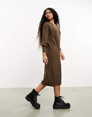 Only Petite knit V-neck maxi dress in brown