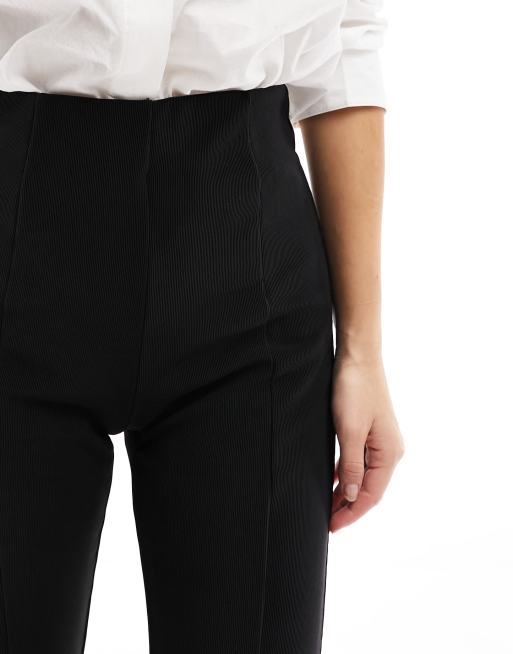 Only Petite – Leggings-Hose in Schwarz mit hohem Bund und Saumschlitz vorne , 4 von 5