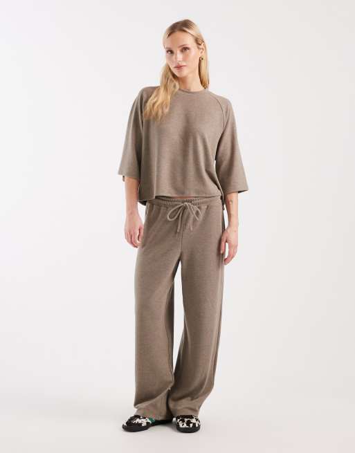 ONLY Petite – Ljusbrun, mjuk, texturerad t-shirt med boxig passform, del av set, 2 av 4