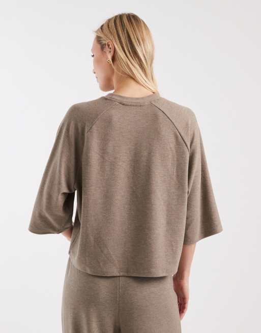 ONLY Petite – Ljusbrun, mjuk, texturerad t-shirt med boxig passform, del av set, 4 av 4