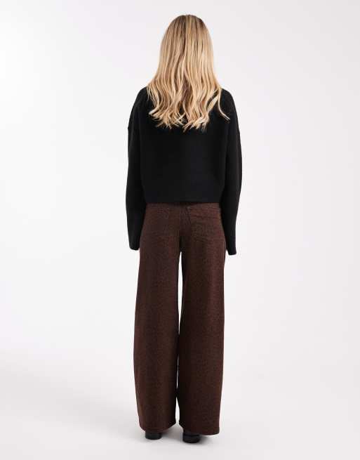 ONLY Petite - Madison - Jeans a fondo ampio marrone cioccolato con stampa leopardata, 2 di 5