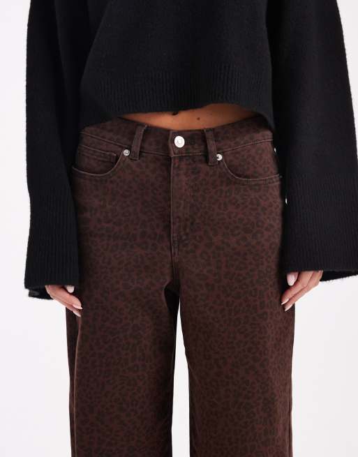 ONLY Petite - Madison - Jeans a fondo ampio marrone cioccolato con stampa leopardata, 5 di 5