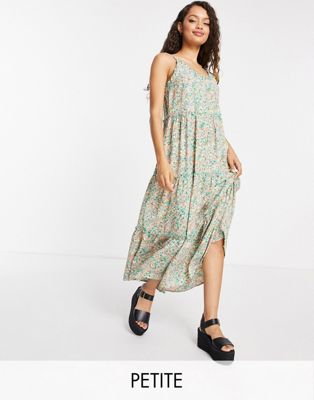 Only Petite maxi dress with tiering in green floral print