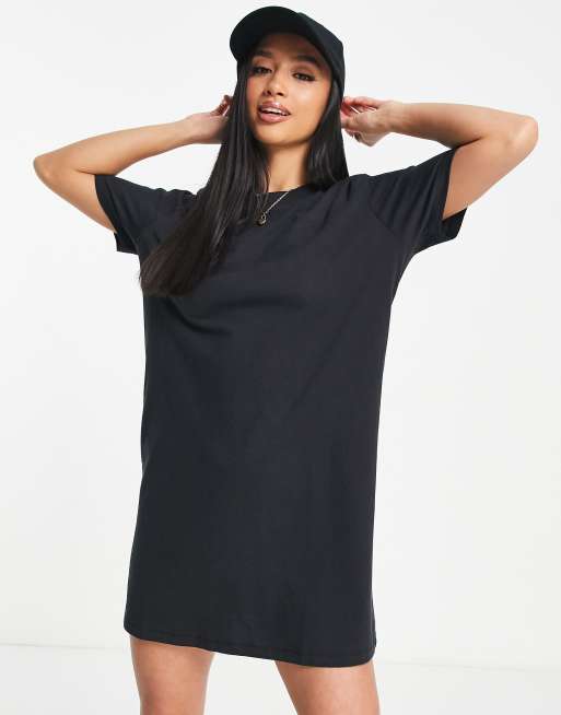 Black t shirt store dress petite