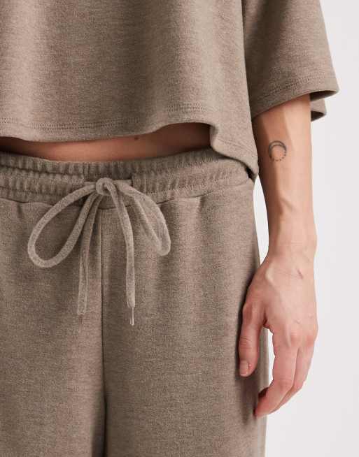 ONLY Petite - Pantalon ample d'ensemble en tissu texturé doux - Marron clair, 2 de 5