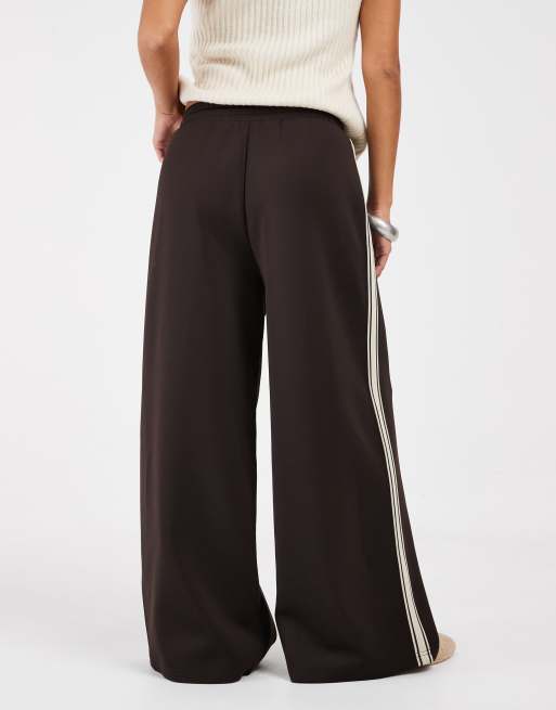 ONLY Petite - pantalón de pernera ancha con raya lateral marrón, 5 de 5