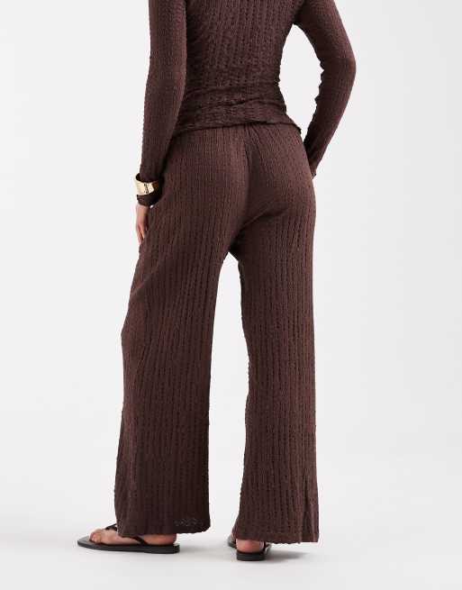 ONLY Petite - Pantalon d'ensemble ample en tissu texturé - Chocolat, 4 de 5