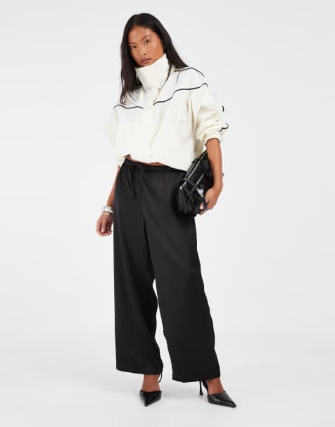 Only Petite - Pantalones de satén de talle estándar en negro - view 1