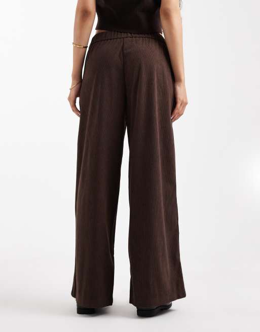 ONLY Petite - Pantaloni a fondo ampio in tessuto a coste marroni, 2 di 5