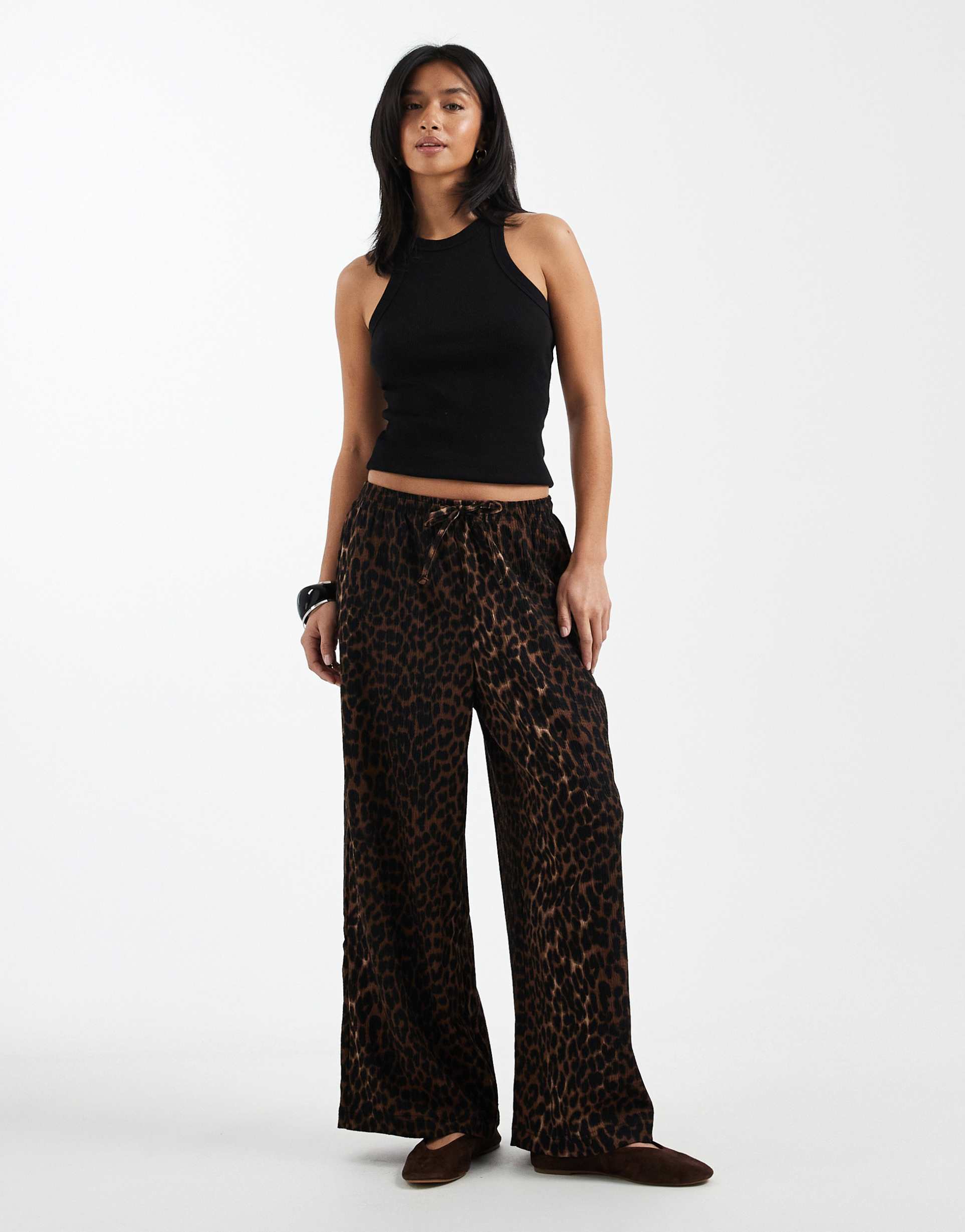 only petite plisse wide leg pants in animal print