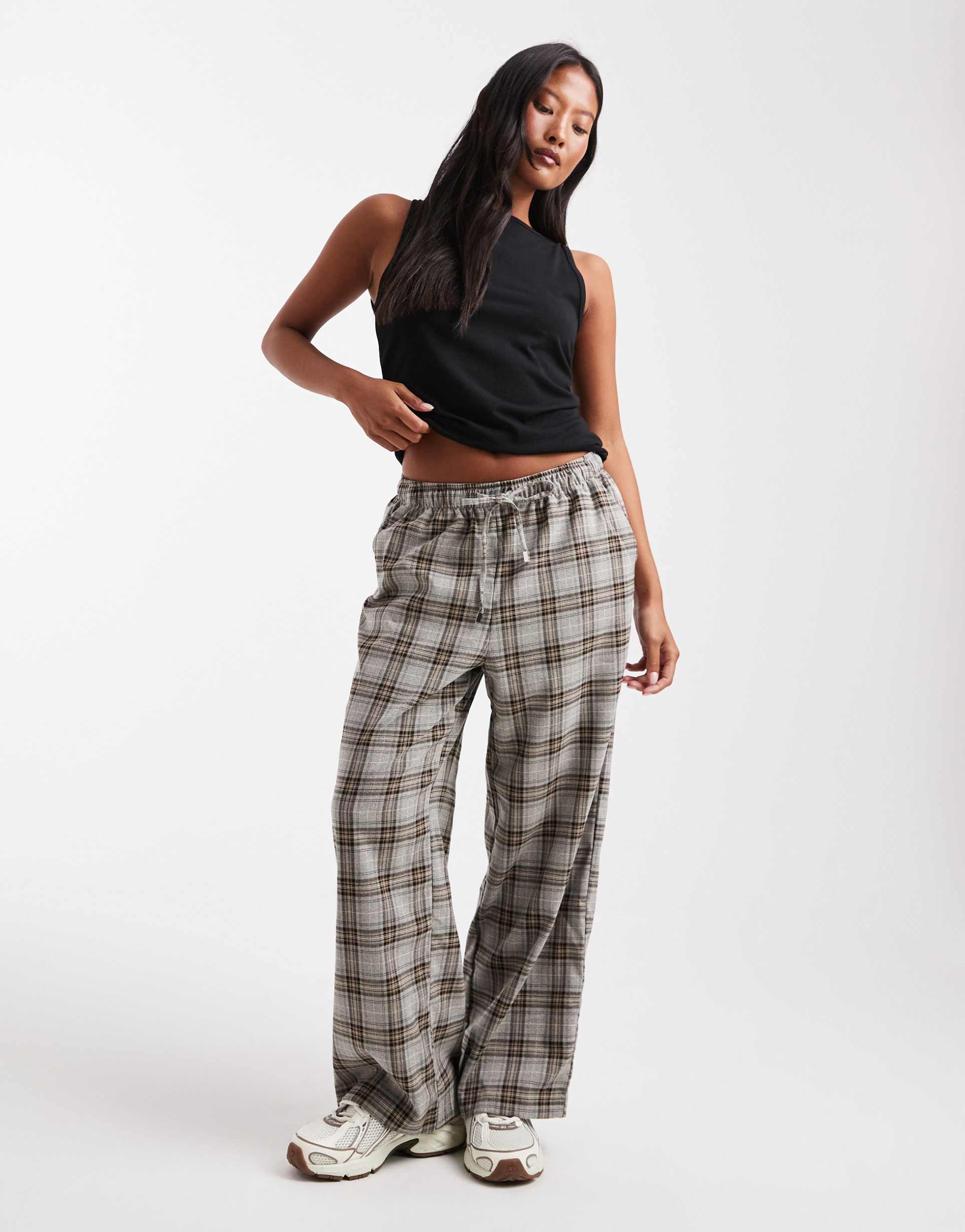 only petite pull on wide leg pants in gray plaid
