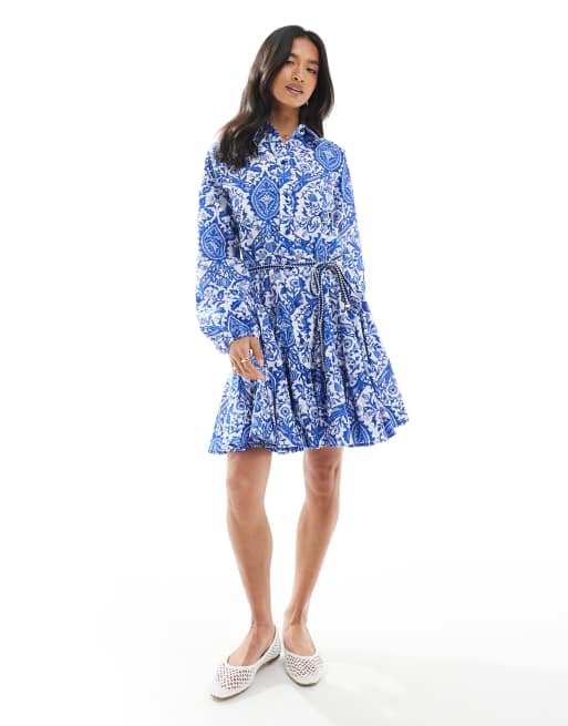 ONLY Petite - Robe courte nouée à la taille avec ourlet tombant - Imprimé mosaïque bleu, 2 de 4