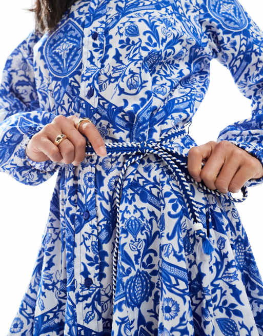 ONLY Petite - Robe courte nouée à la taille avec ourlet tombant - Imprimé mosaïque bleu, 3 de 4