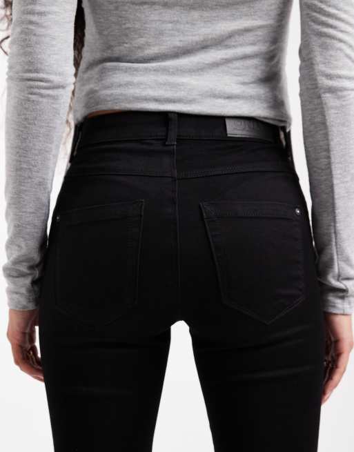 ONLY Petite Royal flare jeans in black, 4 of 5