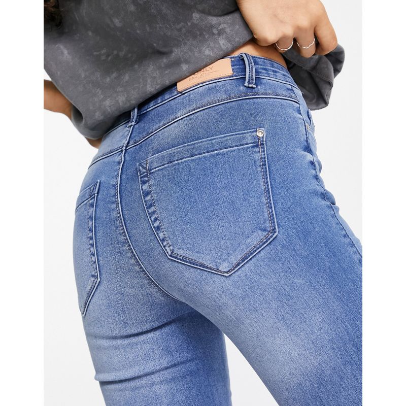Only Petite – Royal – Schlagjeans in Distressed-Mittelblau