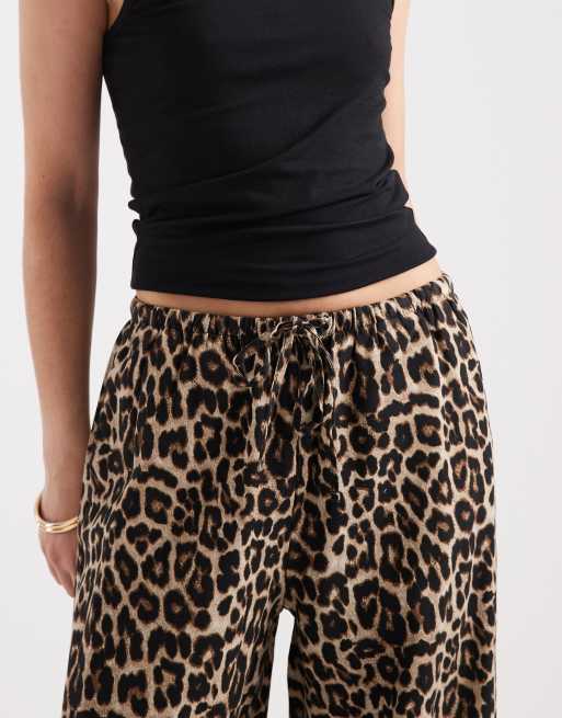 ONLY Petite – Schlupfhose mit Animal-Print und Bindedetail, 3 von 5