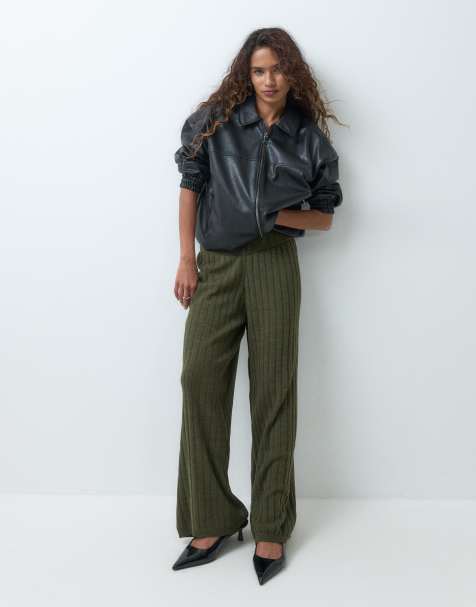 ONLY Petite – Strickhose in Dunkelgrün mit weitem Bein - view 1