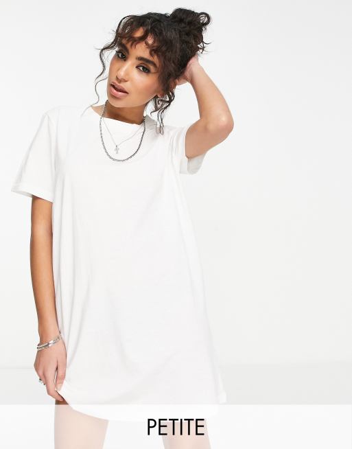 Only Petite - T-shirtjurk in wit 