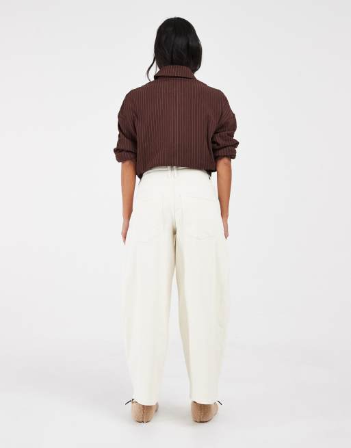 ONLY Petite Tamy barrel jeans in ecru, 2 of 5