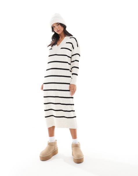 Only Petite – Wadenlanges Strickkleid in Creme mit V-Ausschnitt und schwarzen Streifen - view 1