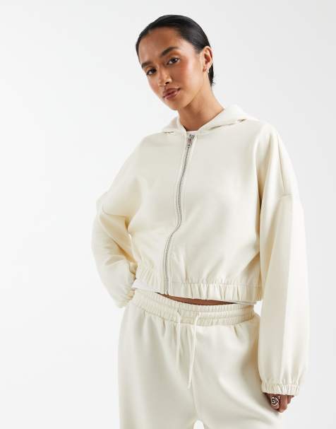 ONLY Petite – Weicher, kurzer Kapuzenpullover in Cremeweiß, Kombiteil - view 1