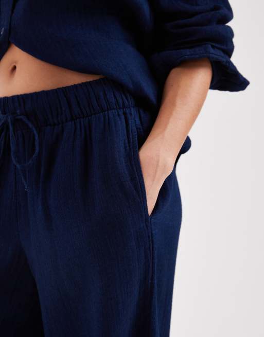 ONLY Petite – Weit geschnittene Hose aus Seersucker in Marineblau, Kombiteil, 5 von 5