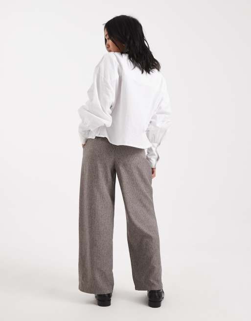 ONLY Petite wide leg pinstripes pants in grey, 3 of 5