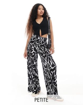 ONLY Petite wide leg trouser in abstract flower print