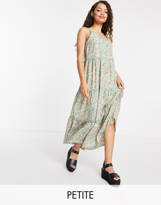 Only Petite – Zielona warstwowa sukienka maxi w kwiatowy wzór