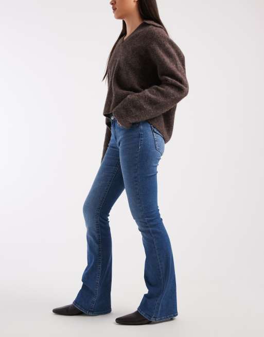 ONLY Phoebe low waist flare jeans in mid blue, 3 of 5