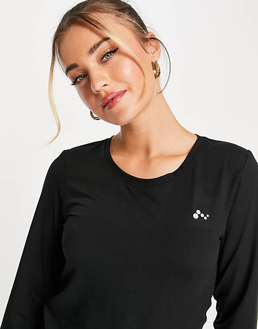 Women Only Play breathable long sleeved training t-shirt in black 