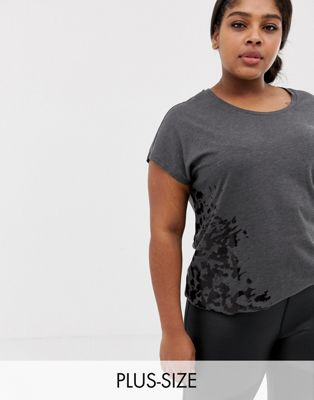 Only Play – Curvy – Yoga-t-shirt med lös passform och korta ärmar, i plusstorlek-Svart