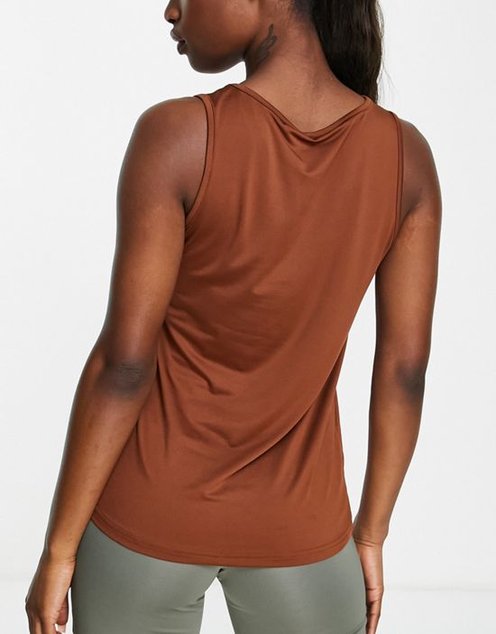 https://images.asos-media.com/products/only-play-training-top-in-brown/24492131-2?$n_550w$&wid=550&fit=constrain