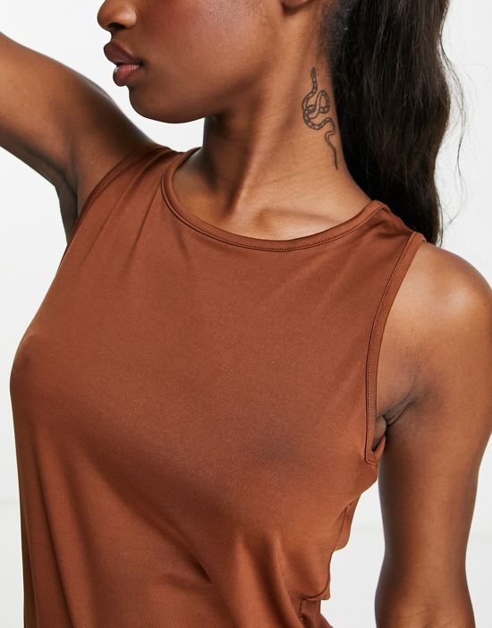 https://images.asos-media.com/products/only-play-training-top-in-brown/24492131-3?$n_550w$&wid=550&fit=constrain