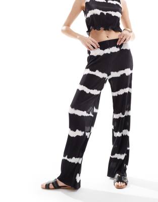 plisse tie dye pants in black - part of a set