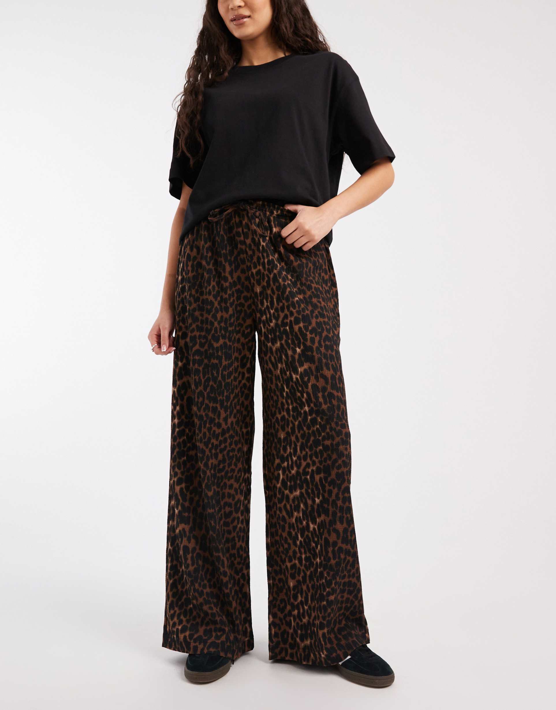 only plissé wide leg pants in animal print