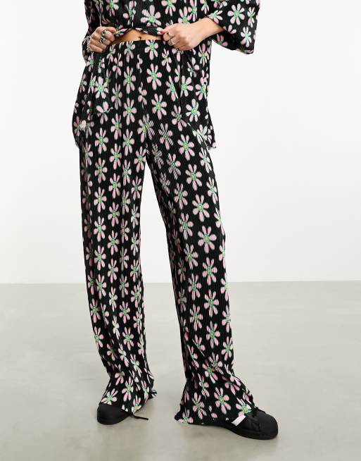 Only plisse wide leg pants in black and pink daisy (part of a set) , 2 of 4