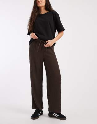 Only Plissé Wide Leg Pants In Brown