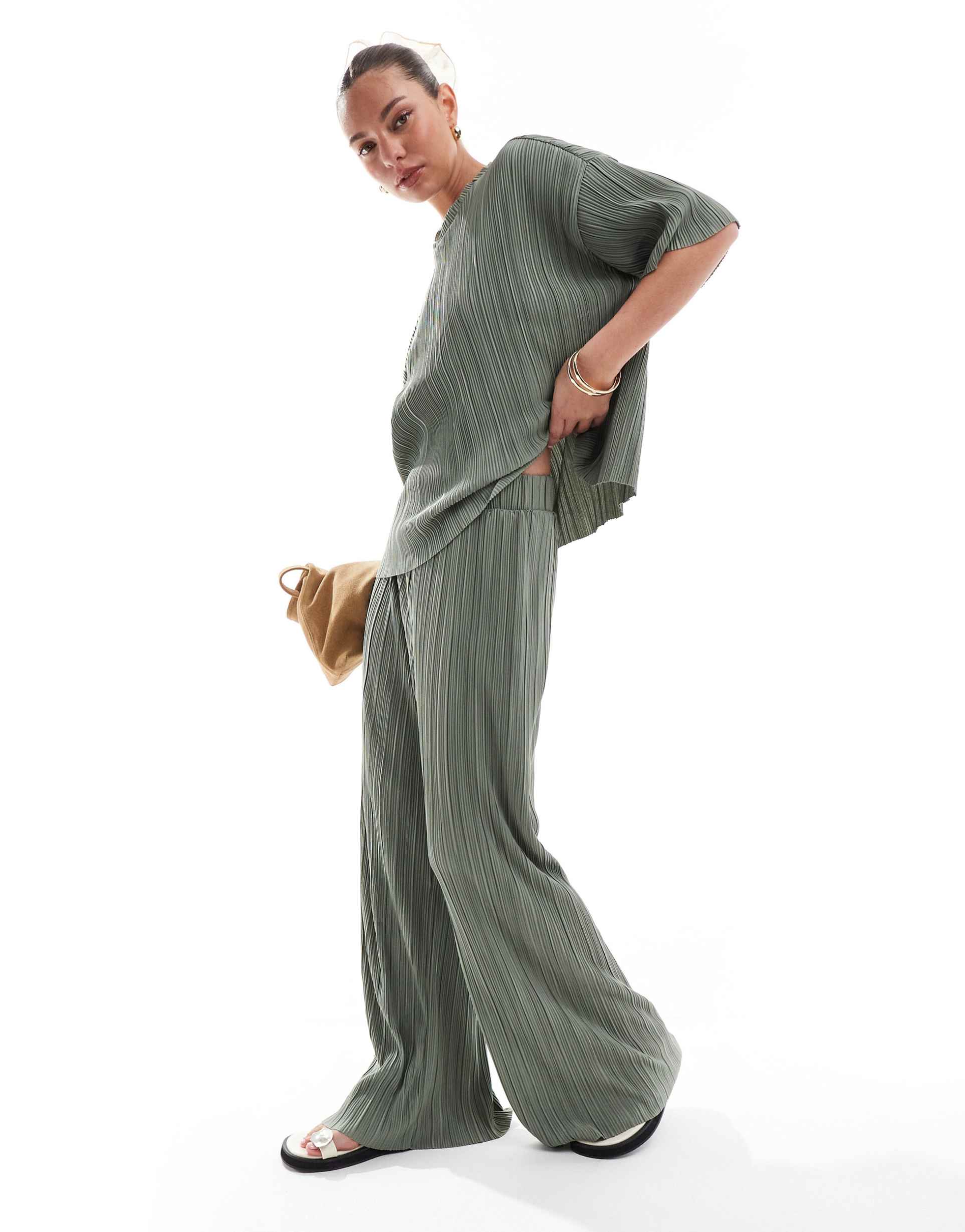 only plisse wide leg pants in green - part of a set