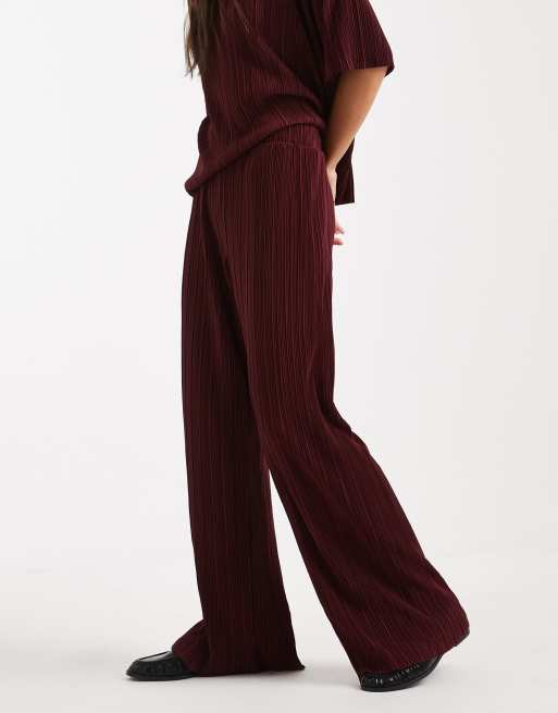 ONLY plisse wide leg trousers co-ord in burgundy, 2 of 5