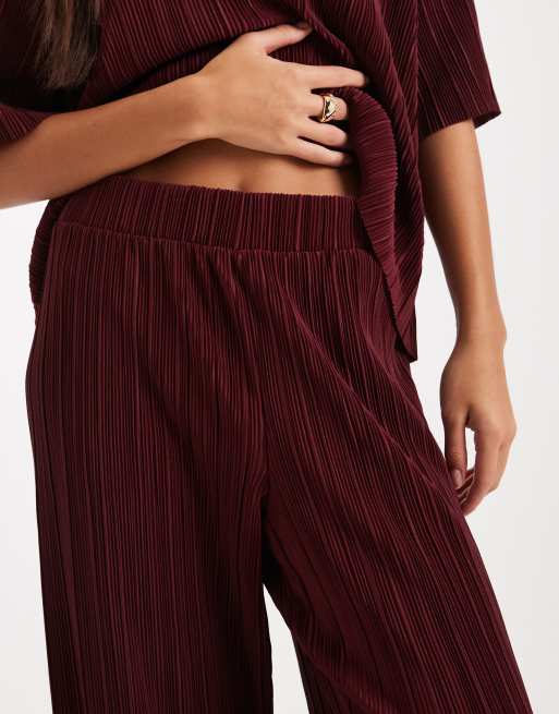 ONLY plisse wide leg trousers co-ord in burgundy, 3 of 5