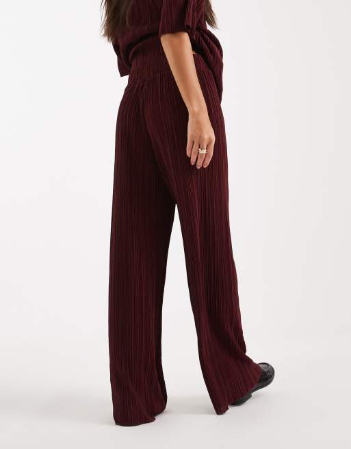 ONLY plisse wide leg trousers co-ord in burgundy, 4 of 5