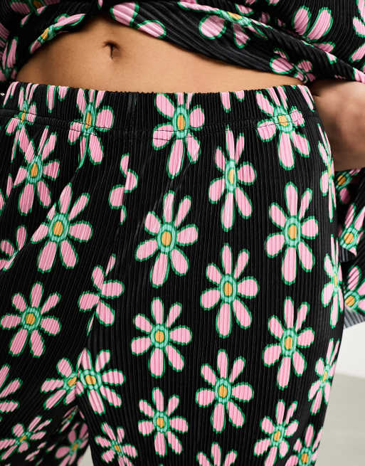 Only – Plissee-Hose in Schwarz mit weitem Schnitt und rosa Blümchenmuster, Kombiteil , 3 von 4