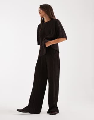 ONLY - Plissierte Hose in Schokobraun mit weitem Schnitt, Kombiteil-Brown