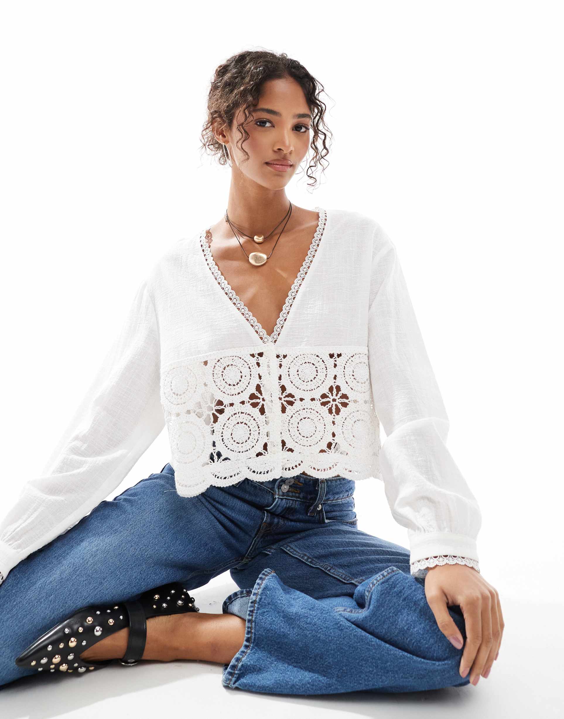 only pointelle details cropped blouse in white