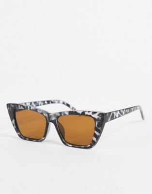 Only pointy oversized sunglasses in animal print