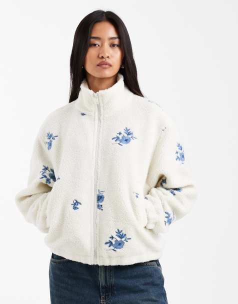 ONLY - Polaire en imitation peau de mouton avec broderies fleuries - Blanc - view 1