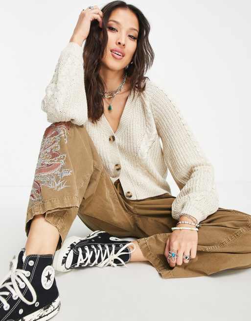 Only Premium – Strukturierte Strickjacke in Creme mit Zopfmuster