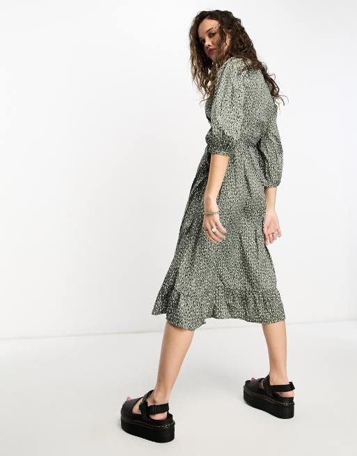 Only puff sleeve wrap midi dress in green spot