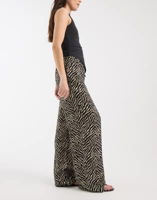 Only Pull On Pants In Black